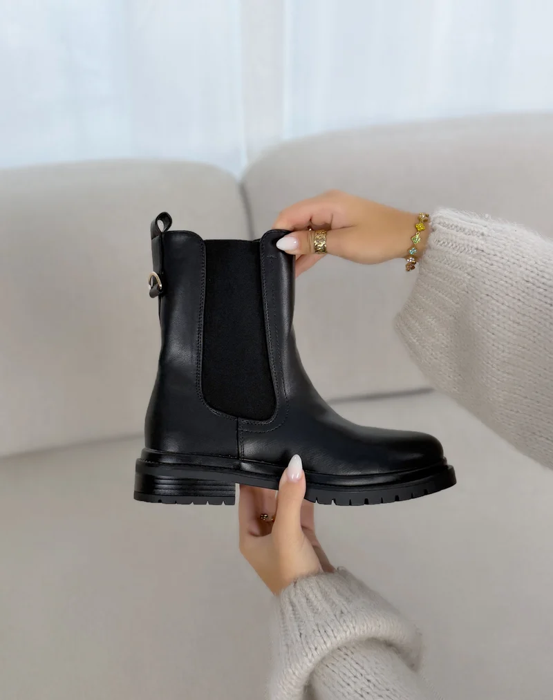 Bottines femme noires tendance à élastiques et semelle crantée