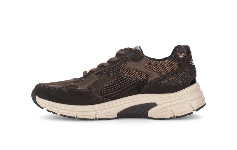 Baskets marron en daim