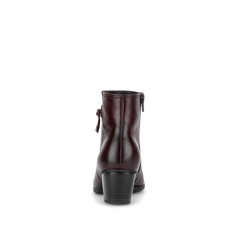 Bottines rouges en cuir lisse