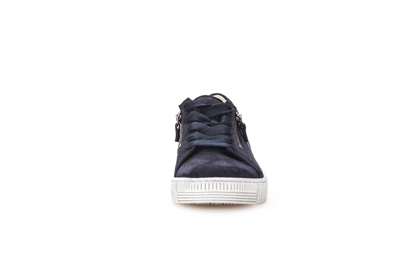 Baskets bleues en cuir velours