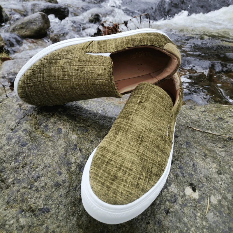 LES SLIP-ON VELOURS VERT