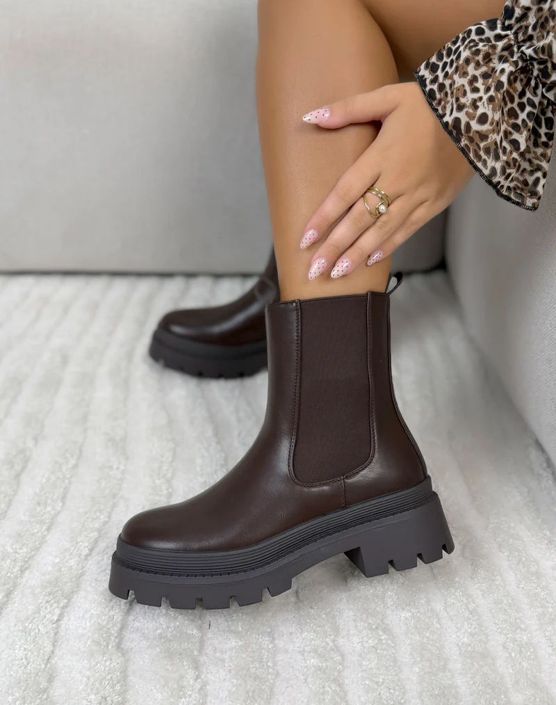 Bottines femme marron tendance style Chelsea à plateforme crantée et talon épais