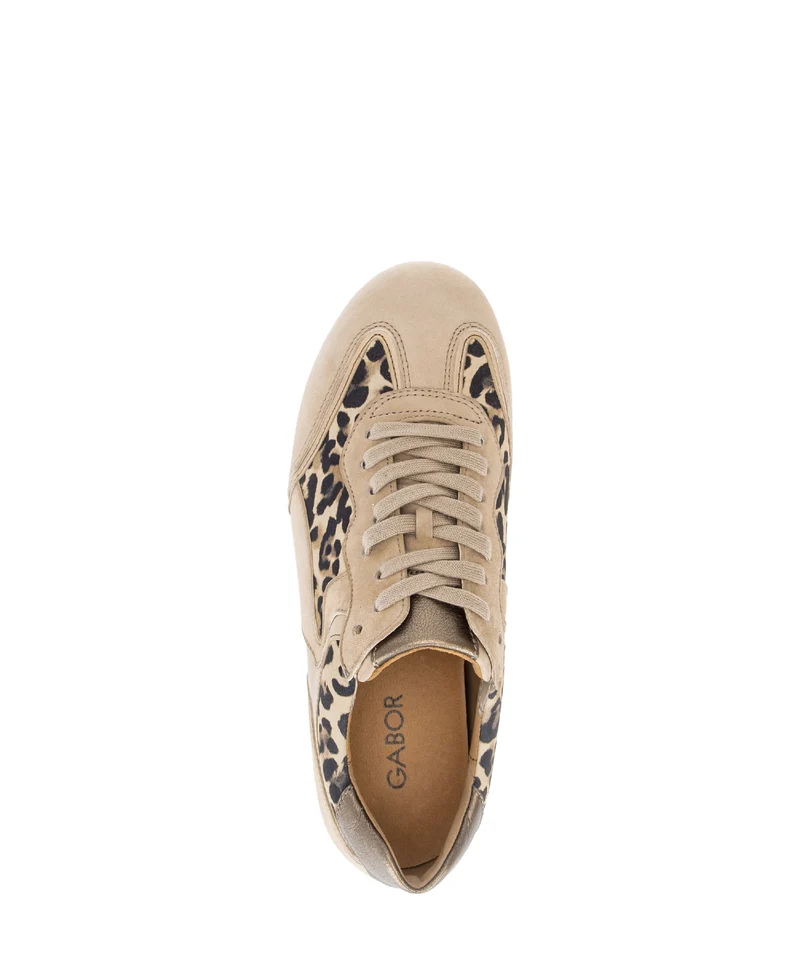 Baskets beiges et léopard en nubuck
