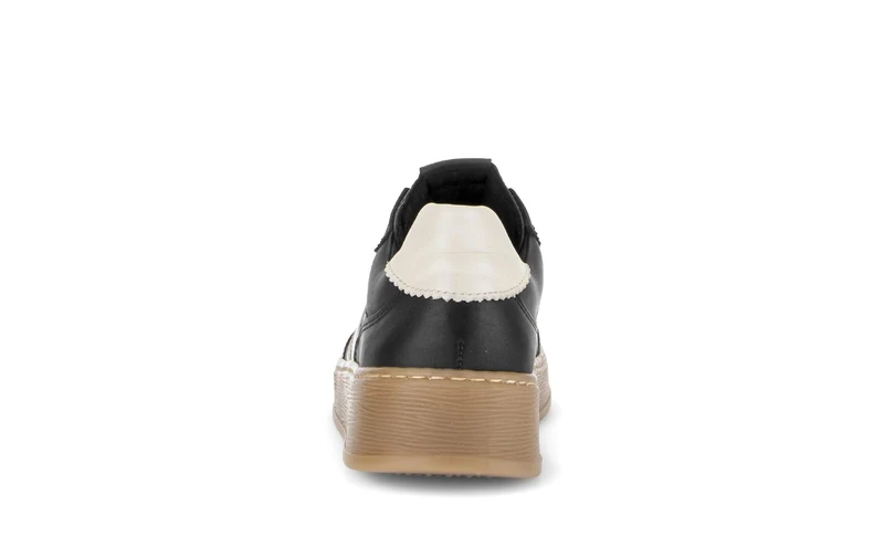 Baskets noires en cuir lisse