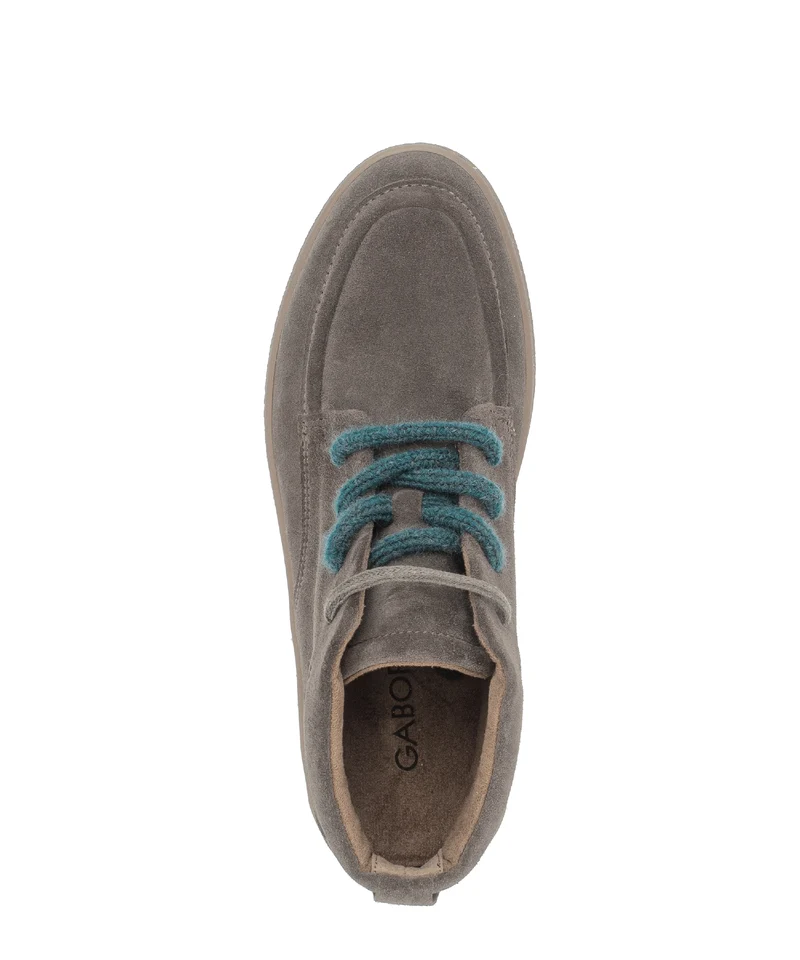 Baskets montantes grises en cuir velours (lacet bleu)