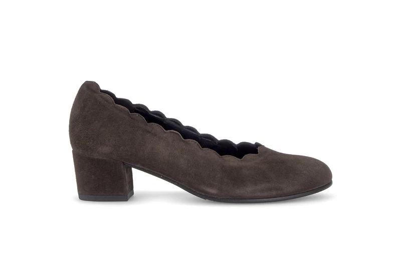Escarpins marron en cuir velours