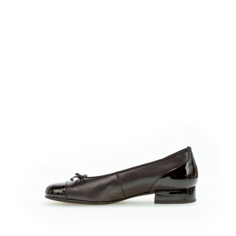 Ballerines noires en combinaison cuirs