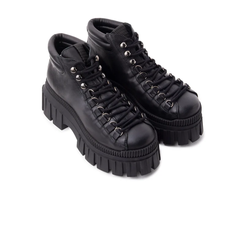 Cedric Black Leather