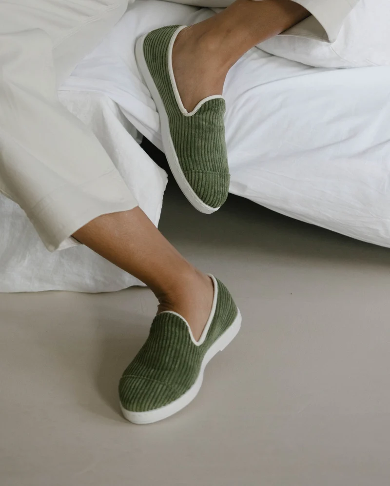 Chausson femme Bruson, velours côtelé vert