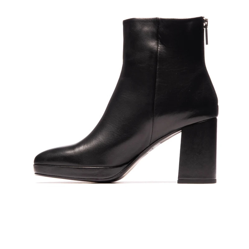Stassi Black Leather