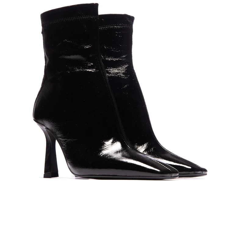 Almada Black Leather