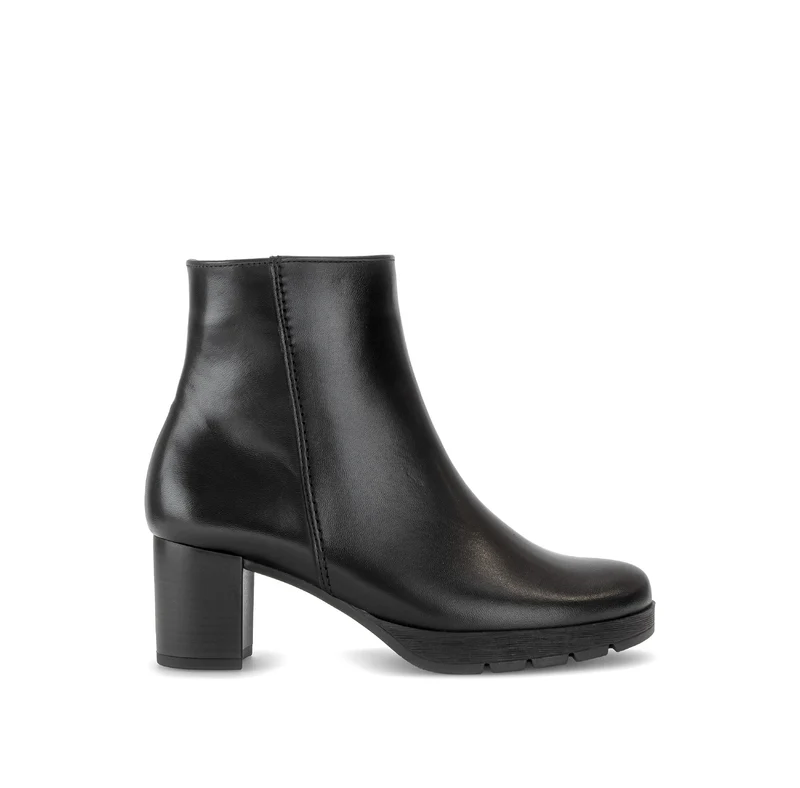 Bottines noires en cuir lisse