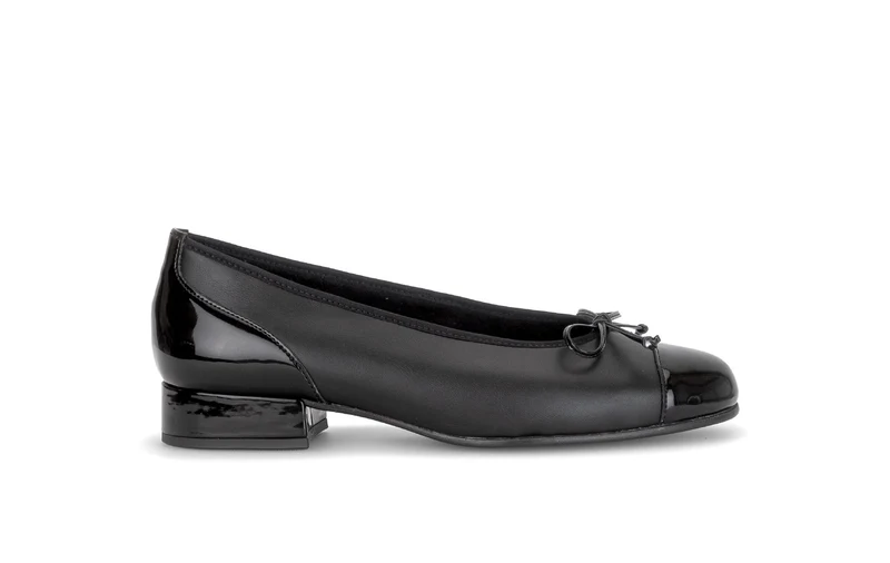 Ballerines noires en cuirs combinés