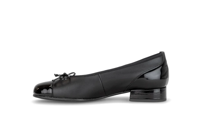 Ballerines noires en cuirs combinés