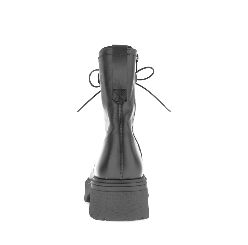 Bottines noires en cuir lisse