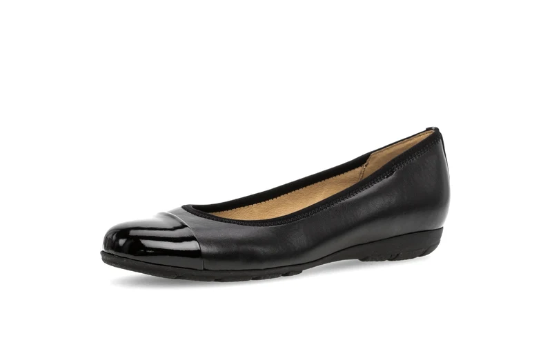 Ballerines noires en combinaison cuir