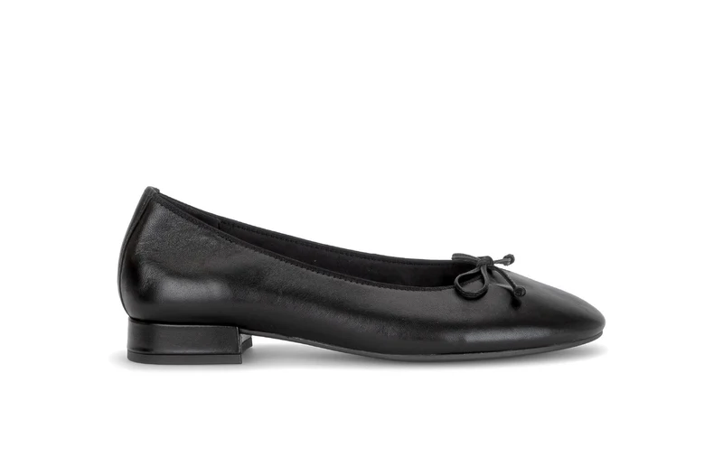 Ballerines noires en cuir lisse