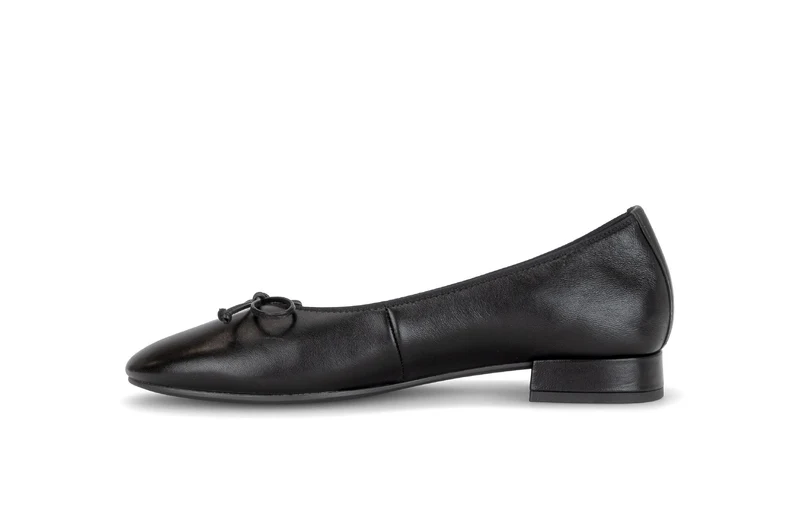 Ballerines noires en cuir lisse