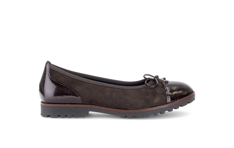 Ballerines marron en nubuck et vernis