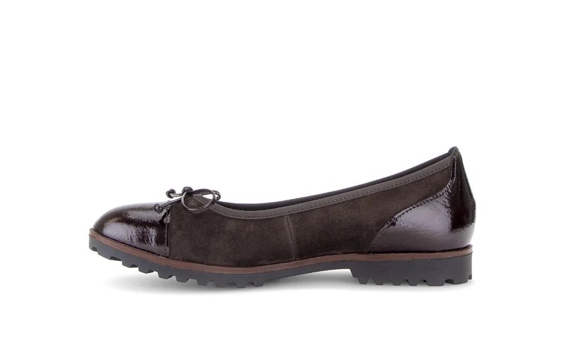 Ballerines marron en nubuck et vernis
