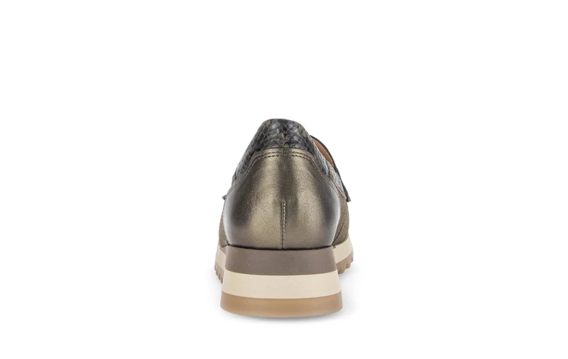 Mocassins verts en cuirs et daim