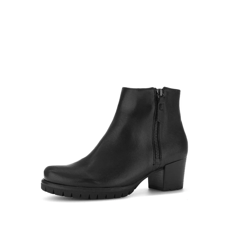 Bottines noires en cuir lisse