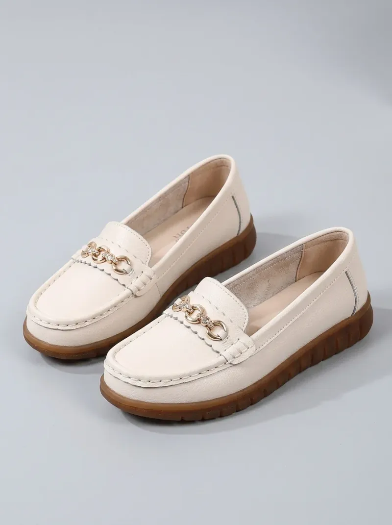 Mocassin cuir femme élégant détails dorés