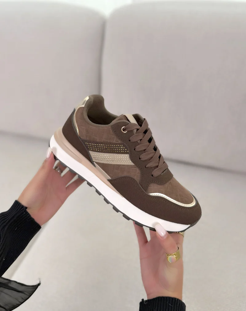 Basket femme marron tendance en suédine à semelle épaisse et bandes strass
