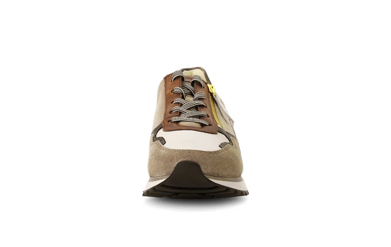 Baskets beige en combinaison cuirs