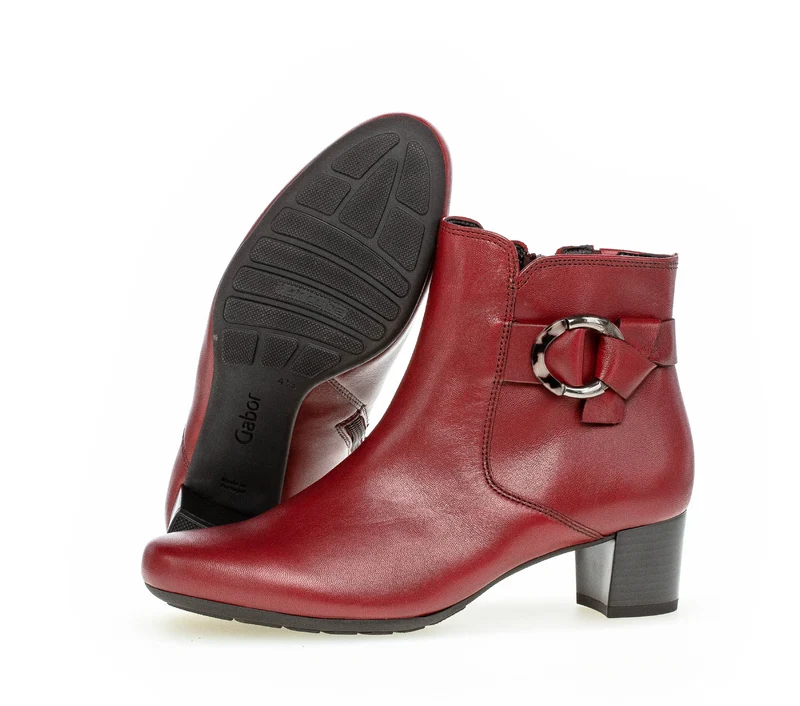 Bottines rouges en cuir