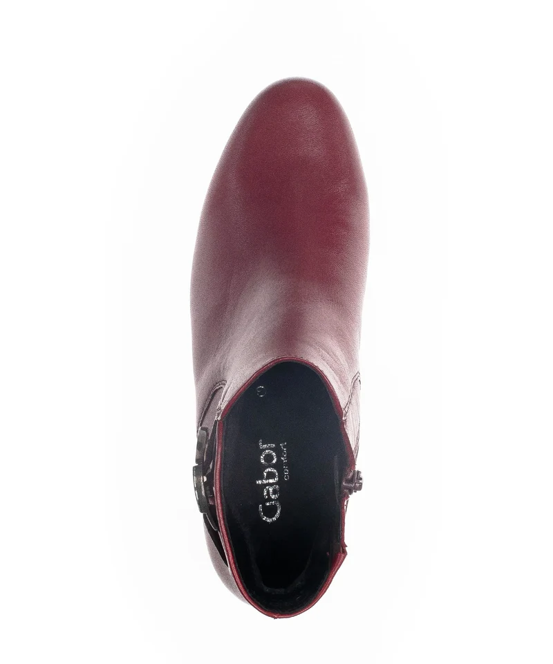 Bottines rouges en cuir