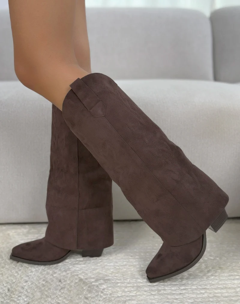 Bottes femme marron tendance à revers style western en suédine avec talon biseauté