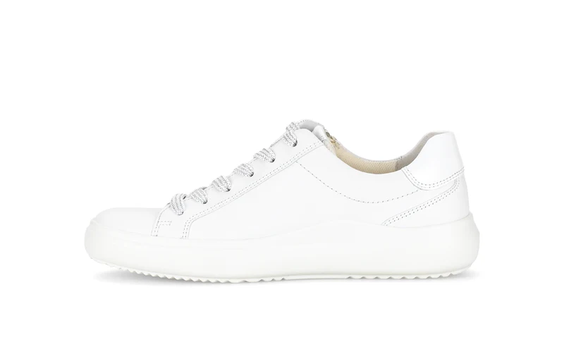 Baskets blanches en cuir lisse