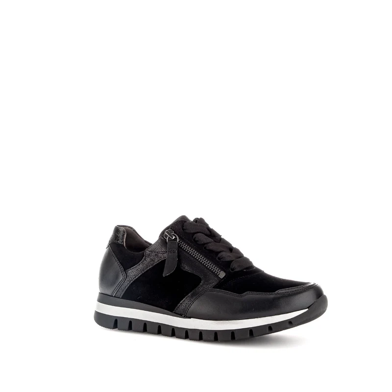 Baskets noires en combinaison cuirs
