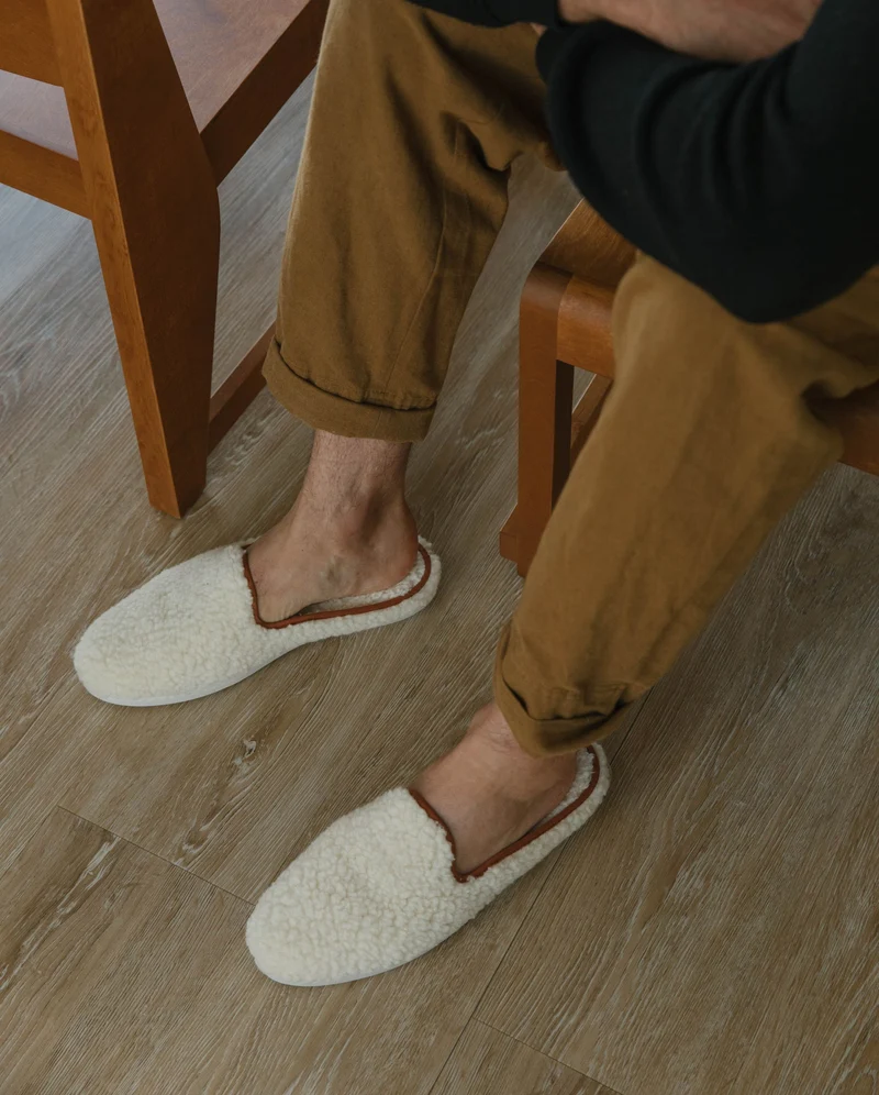 Mule homme Aime, bouclette de laine camel