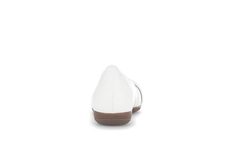 Ballerines blanches en cuir lisse