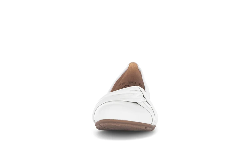 Ballerines blanches en cuir lisse