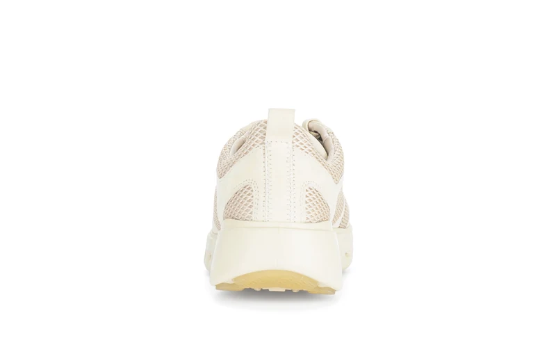 Baskets blanches en textile et nubuck