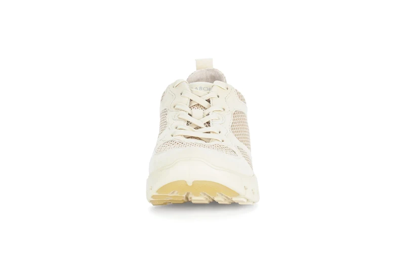 Baskets blanches en textile et nubuck