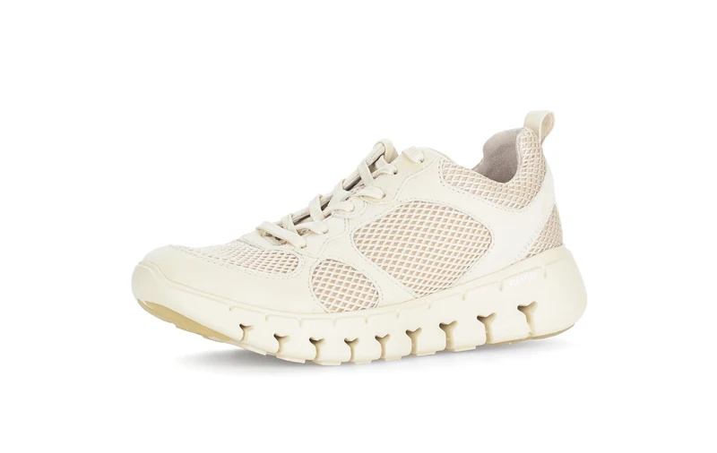 Baskets blanches en textile et nubuck