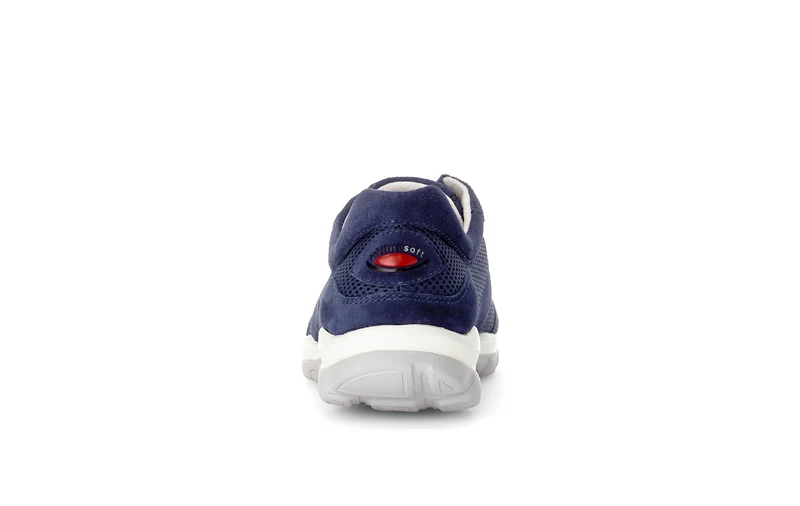 Baskets bleues ajourées en nubuck