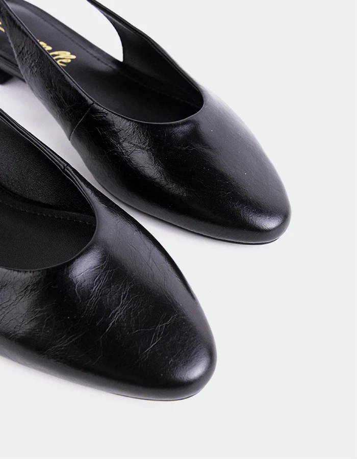 Brassia Black Leather
