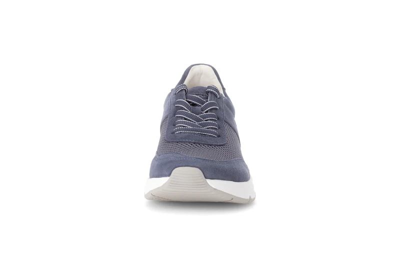 Baskets bleues en nubuck et textile