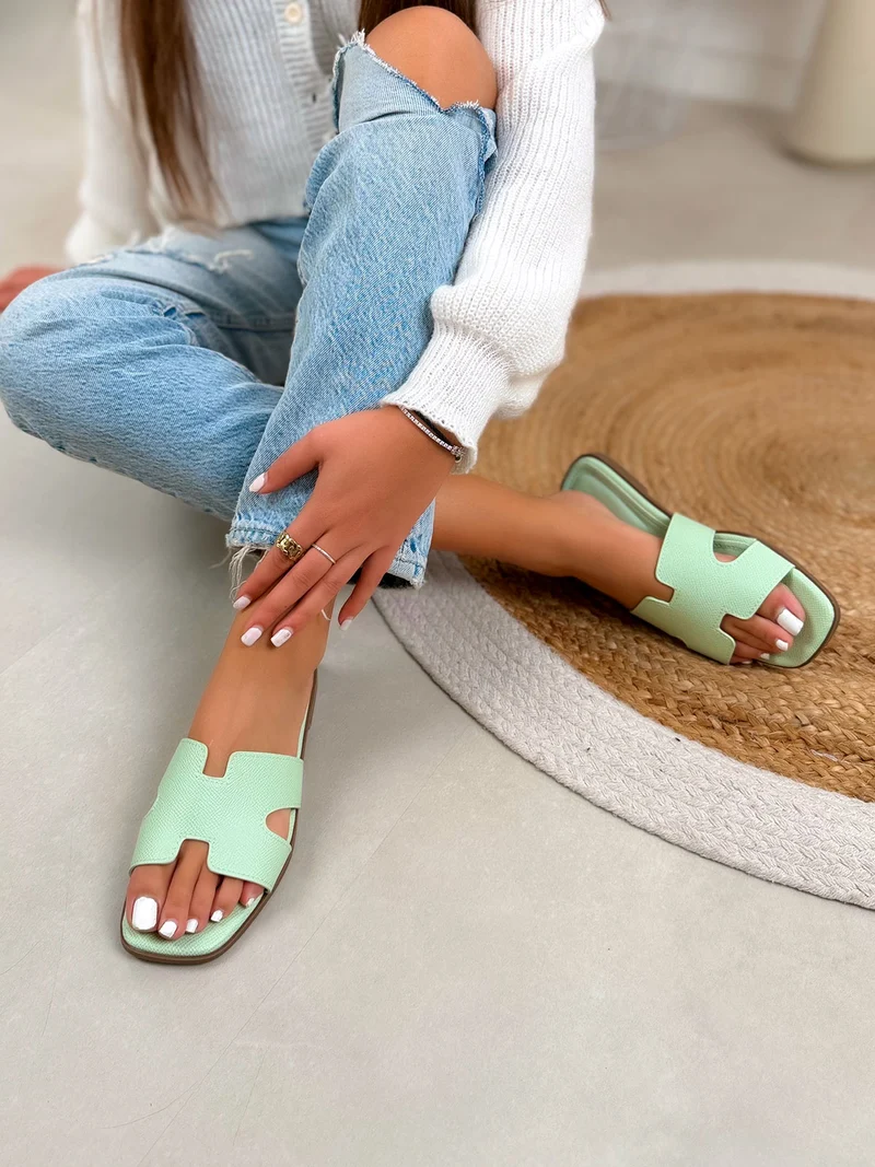 Mule femme verte menthe tendance plate à brides en H minimaliste