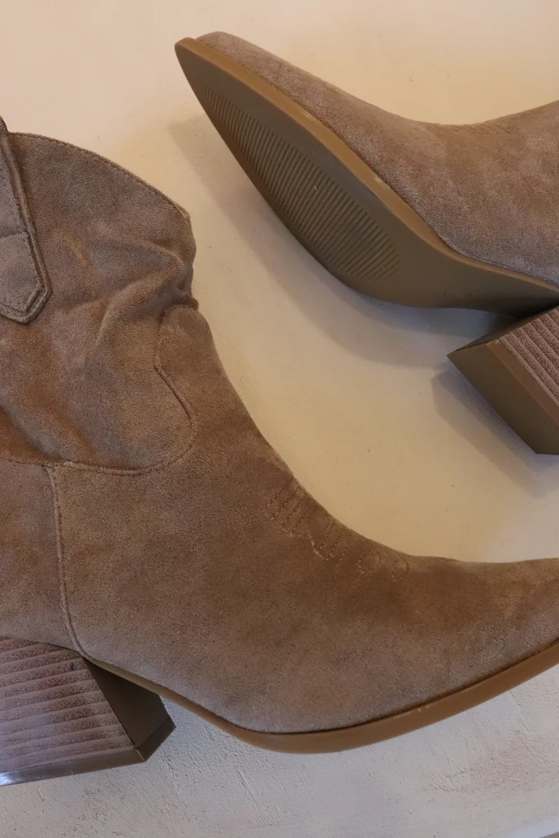 BOOTS SAND