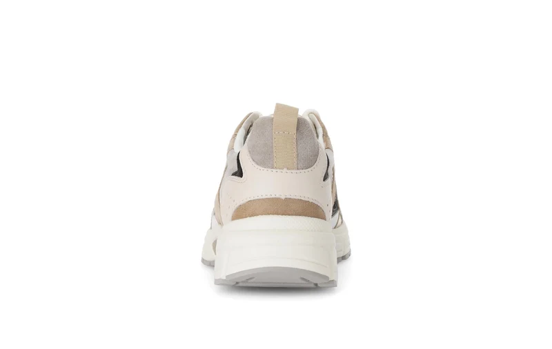 Baskets beiges en cuir