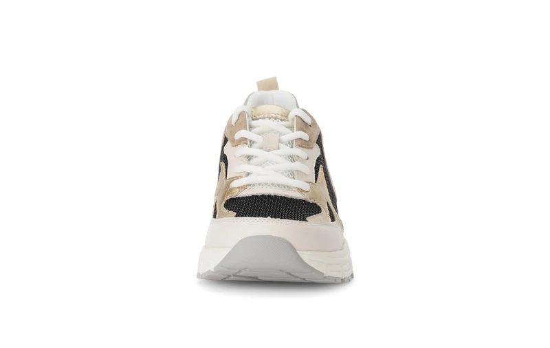 Baskets beiges en cuir