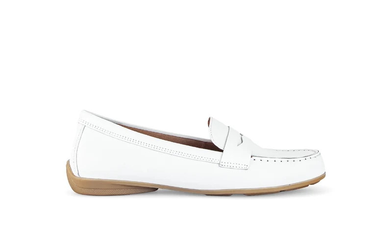 Mocassins blancs en cuir