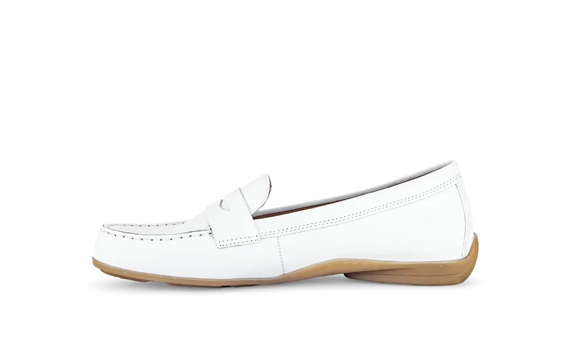 Mocassins blancs en cuir