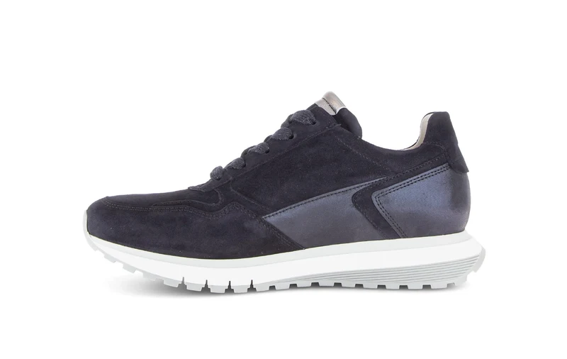 Baskets bleu marine en nubuck